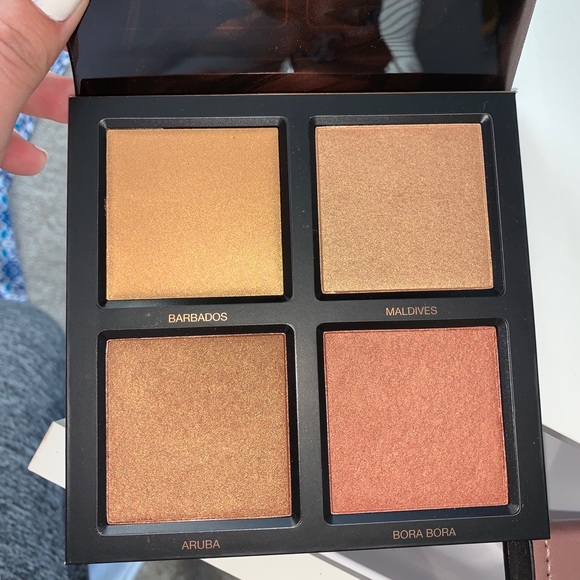 Makeup - Picture 3 of 3